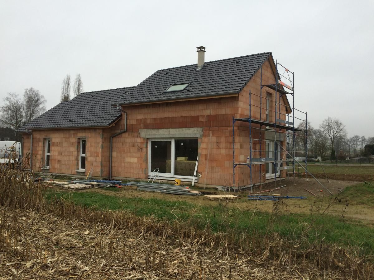 Façade rénovée crépi taloché — Soleil Bati Renov