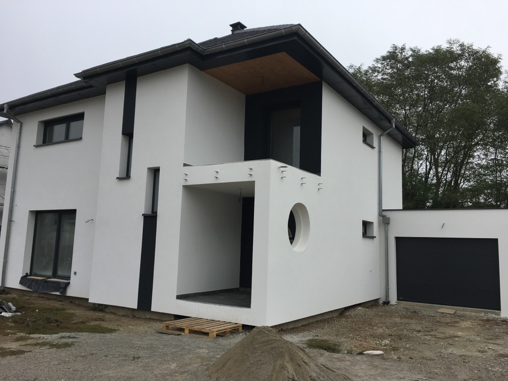 Maison contemporaine façade blanche : ravalement Kingersheim